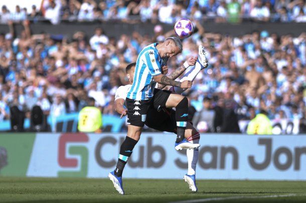 Racing cayó ante River sobre la hora y no pudo ser campeón