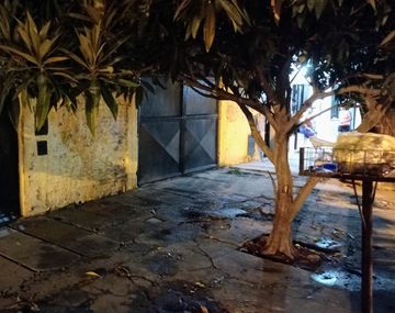 Rosario: acribillan a hombre que estaba sentado en la vereda