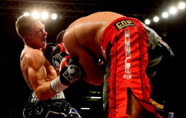 Un boxeador británico terminó en coma inducido tras un combate