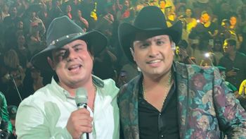 Julión álvarez brilla en la gira Prófugos con Alfredo Olivas. Julión álvarez brilla en la gira Prófugos con Alfredo Olivas.