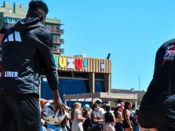 riestra arranco la pretemporada en la playa de pinamar, en medio de los turistas riestra arranco la pretemporada en la playa de pinamar, en medio de los turistas