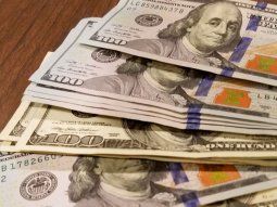 El dólar baja tras la vuelta al control de cambios y hay problemas con los home banking
