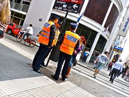 inseguridad: ocho de cada diez argentinos desconfia de la policia inseguridad: ocho de cada diez argentinos desconfia de la policia