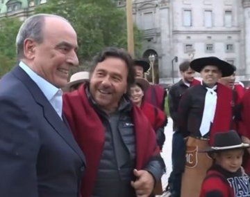 Quiero que se hagan las obras: el reclamo de Sáenz a Milei en Plaza de Mayo