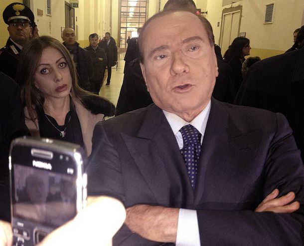 Internaron a Berlusconi tras su condena a un año de prisión