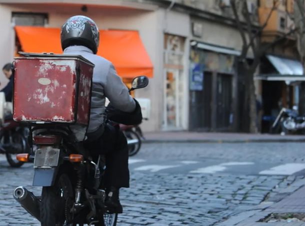 Buscaba trabajo y una heladería le ofreció $1.500 por 13 horas diarias