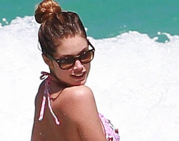 Esta sexy angelita deslumbró en el mar