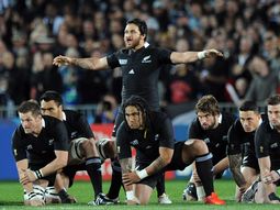 asi fue el haka de los all blacks antes del partido con los pumas asi fue el haka de los all blacks antes del partido con los pumas