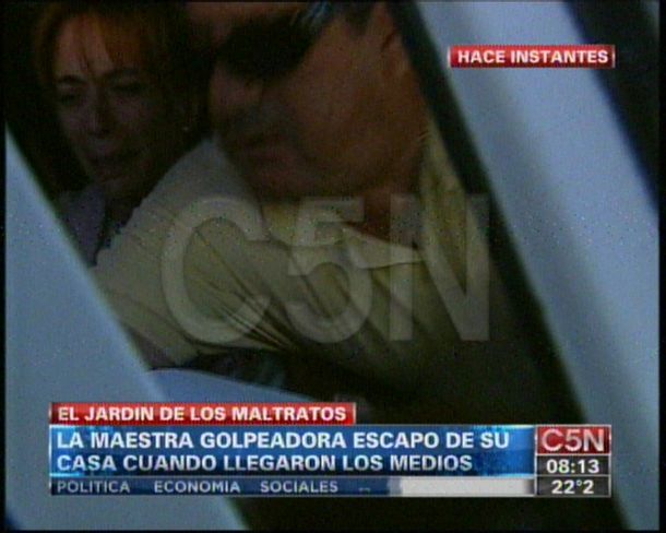 Así escapó de su casa una de las maestras golpeadoras