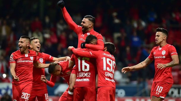 El Toluca de México, con 6 jugadores argentinos, confirmó 7 casos de coronavirus en su plantel