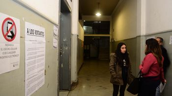 sigue el mal tiempo: portenos y bonaerenses iran a las urnas bajo la lluvia sigue el mal tiempo: portenos y bonaerenses iran a las urnas bajo la lluvia