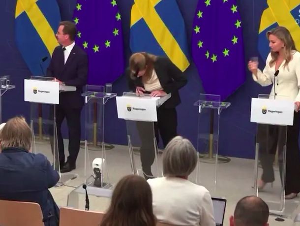 Suecia estrenó ministra de Salud pero la funcionaria se desmayó en medio de su primera conferencia de prensa
