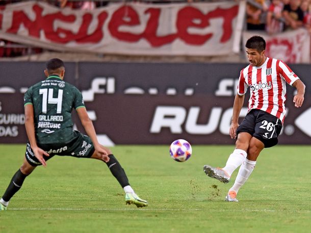 Sarmiento logró su primera victoria como local ante Estudiantes