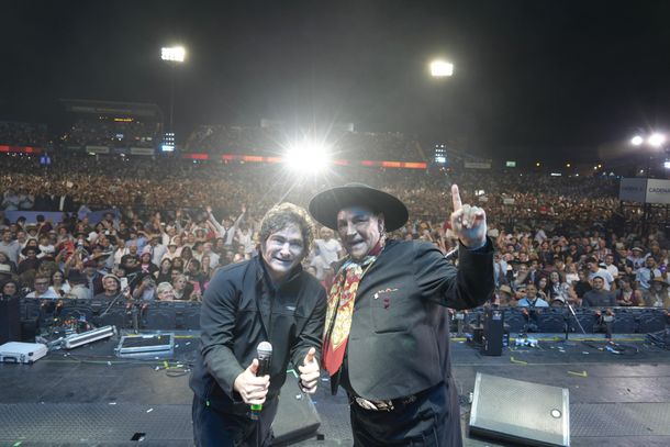 Javier Milei cantó Amor Salvaje con el Chaqueño Palavecino en el Festival de Jesús María