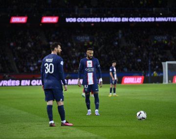 La distante relación de Messi y Neymar con los hinchas del PSG: por qué se fueron sin saludar
