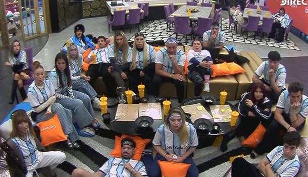 Piden la expulsión de un participante de Gran Hermano por insultar a Lionel Messi