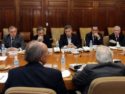 fuerte respaldo de los industriales a la precandidatura de macri fuerte respaldo de los industriales a la precandidatura de macri