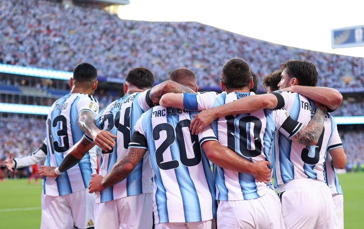 Así fue la fiesta en el vestuario tras ganarle a Suiza: Quiero ver la cuarta estrella brillar en la camiseta