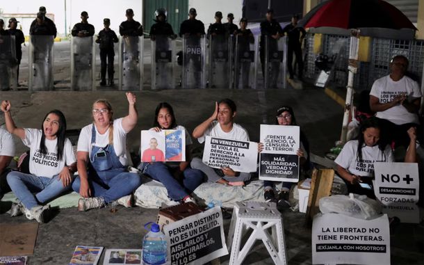 Mujeres en huelga de hambre en Caracas.