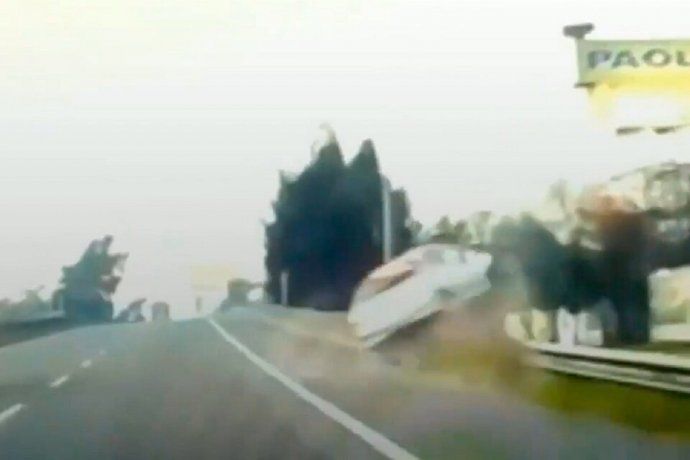 Impresionante choque y vuelco en Panamericana: al menos dos muertos