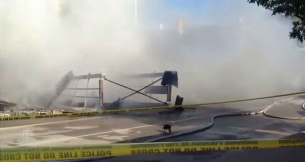 Gato escapa ileso del derrumbe de un hotel histórico que se prendió fuego