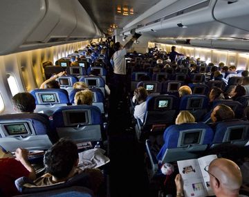 ¿En qué vuelos se puede subir comidas y líquidos?