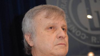 los estatales portenos piden un aumento del 35 por ciento los estatales portenos piden un aumento del 35 por ciento