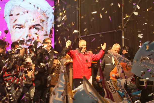 En Córdoba también ganó el oficialismo y el delasotismo apostó por nacionalizar el resultado