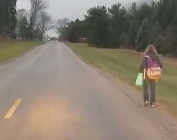 Un castigo que no olvidará: obligó a su hija a caminar 8 kilómetros por hacer bullying