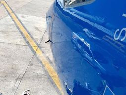 Así quedó la punta del avión tras el choque con el drone