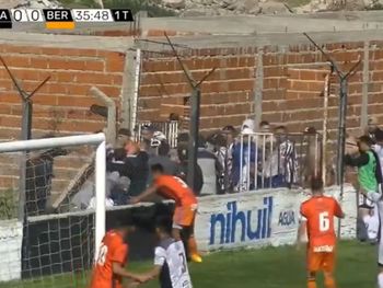 Claypole y Berazategui terminó en escándalo: el ataque barra contra dirigentes