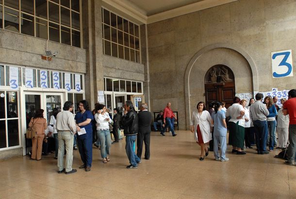 Susto en el Hospital de Clínicas: se cayó uno de sus ascensores