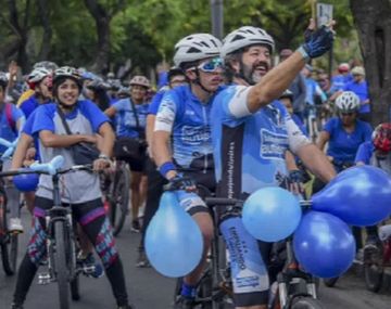 Una caída que no pudo frenar la bicicleteada de la Semana Azul: Nos levantamos de todas