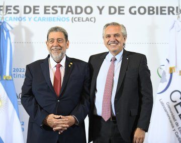 Alberto Fernández entregó la presidencia pro tempore de la CELAC a Ralph Gonsalves