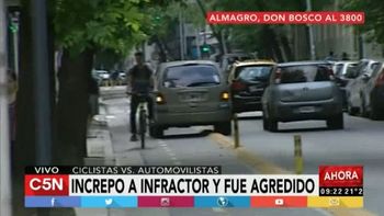 increpo a un infractor que ocupaba la bicisenda con su auto y termino agredido increpo a un infractor que ocupaba la bicisenda con su auto y termino agredido