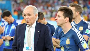 hay que agradecerle a messi que se sacrifico por el equipo hay que agradecerle a messi que se sacrifico por el equipo
