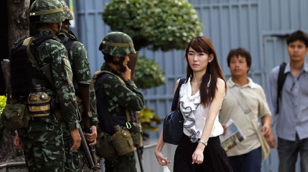 Insólita promoción del turismo en Tailandia: destacan la Ley marcial