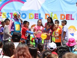 El 30 de abril de 1924 se estableció oficialmente el Día del Niño en México. El 30 de abril de 1924 se estableció oficialmente el Día del Niño en México.