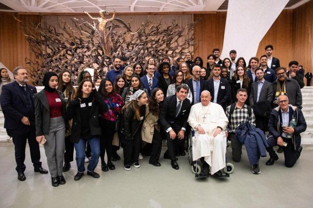 Papa Francisco y un encuentro histórico en el Vaticano.