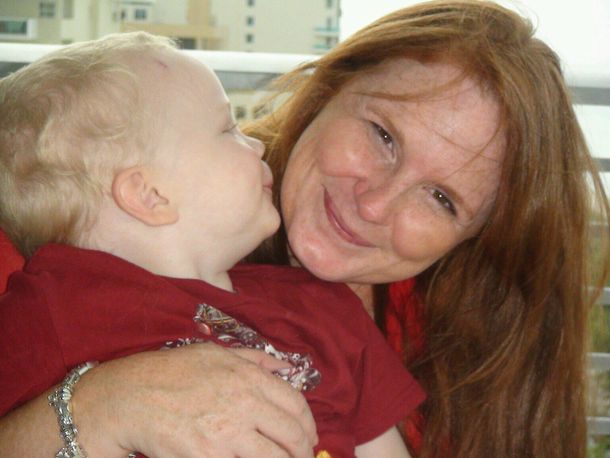 Halló a su papá luego de 18 años vía Facebook para que le done médula