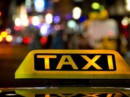 Condenaron a un taxista por masturbarse frente a una pasajera
