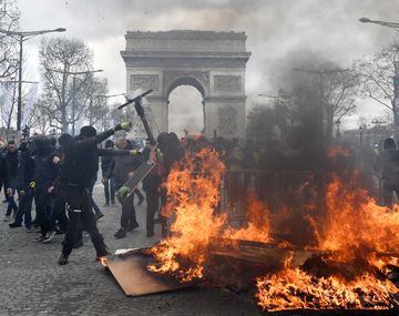 Chalecos amarillos en una de sus protestas más violentas