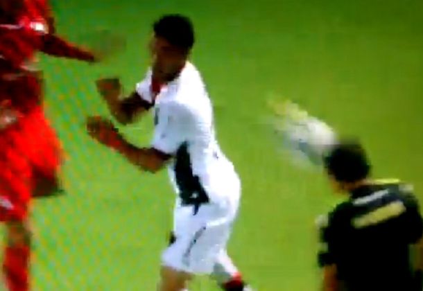 Cambio de roles: mirá el blooper de un juez de línea en Rosario