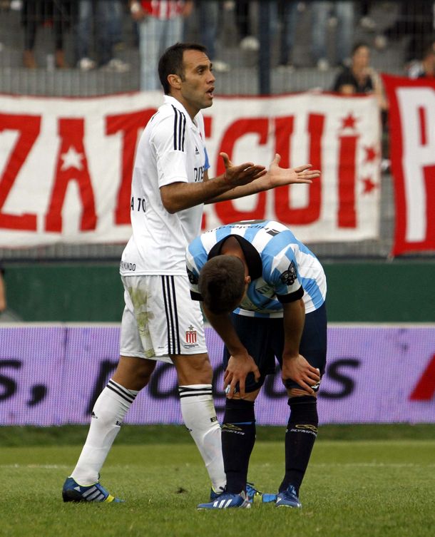 Estudiantes superó con lo justo a Racing que sigue sin ganar