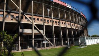 robaron en la cancha de san lorenzo: se llevaron televisores y heladeras robaron en la cancha de san lorenzo: se llevaron televisores y heladeras