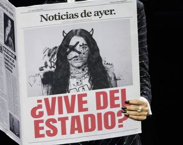 El diario de Lali Espósito en River: guiños ricoteros con palos para Javier Milei y Manuel Adorni