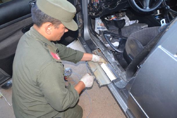 Gendarmería detuvo a una pareja que transportaba más de 40 kilos de cocaína