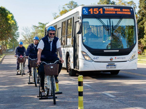 Choferes líderes: el programa en el que los conductores de colectivo son ciclistas por un día