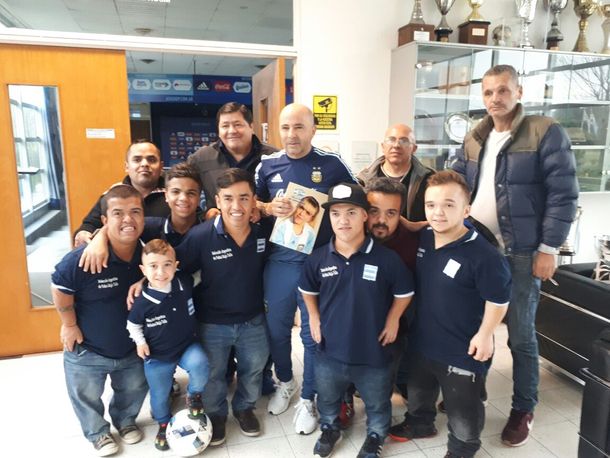 Jorge Sampaoli recibió a la Selección argentina de talla baja