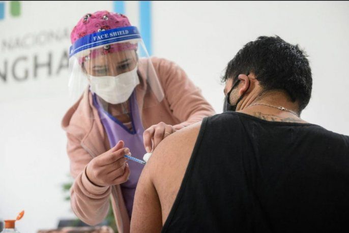 Vacunación récord: Argentina superó las dos millones de aplicaciones en una semana